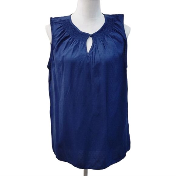 Croft and Barrow Navy Blue Sleeveless Top Front Keyhole 100% Rayon Size M - Picture 1 of 8